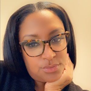 Meet your Posher, Denise